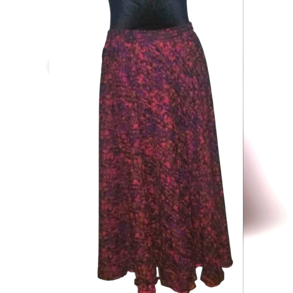 Coldwater Creek Reversible georgette midi skirt in Red & Black. SOLD